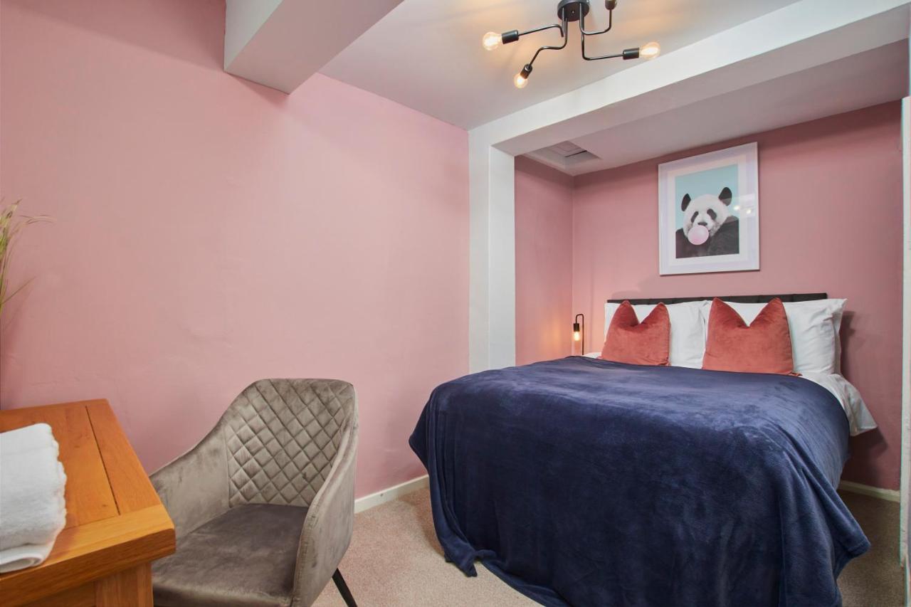 Fantastic Central Stratford Two Bedroom Apartment By Purestay Short Lets & Serviced Accommodation With Parking Exterior photo
